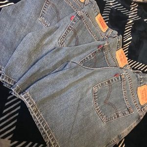 LEVIS JEAN SHORTS